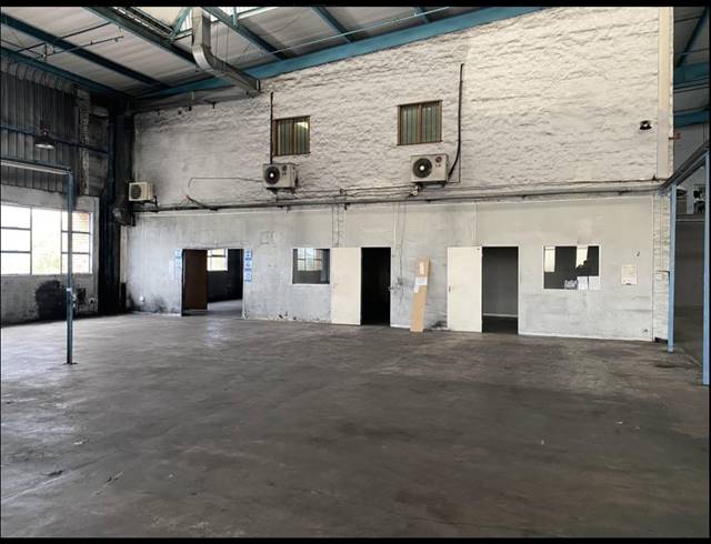 3,591M² WAREHOUSE TO LET IN NEW GERMANY